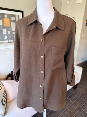 Eden & Olivia Relaxed Button-Down Shirt in Brown
